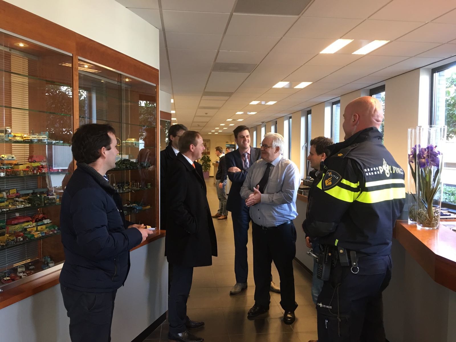 Tweede Kamerlid Van der Staaij bezoekt Goudwisselkantoor
